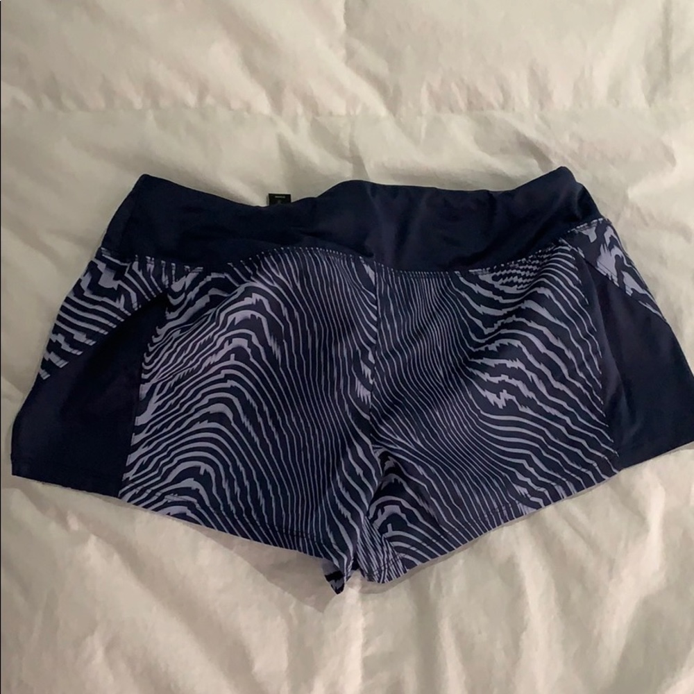 Shorts - Picture 2 of 3